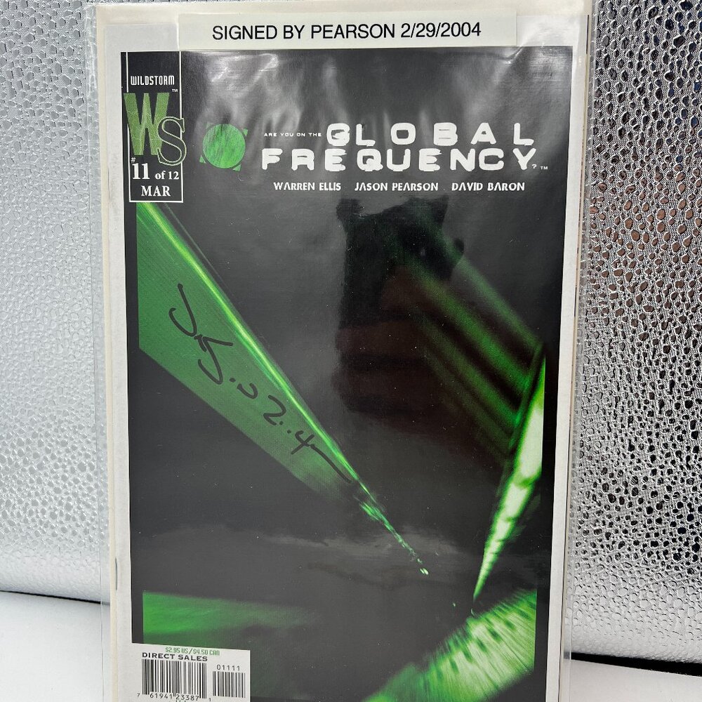 Signed by Pearson 2\29\2004 | Wildstorm | Global Frequency #11 of 12 | by Warren